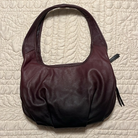 Vera Wang hobo satchel. 2 tone has several pockets. Burgundy and Black Ombré. - Picture 2 of 7